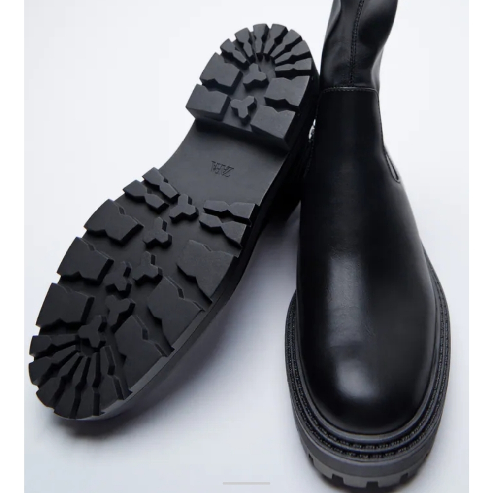 Zara low heeled lug sole black ankle boots Booties - Picture 11 of 15